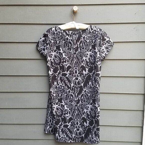 NWT Reborn Gray Black Print Tunic Top size Large - Picture 10 of 11